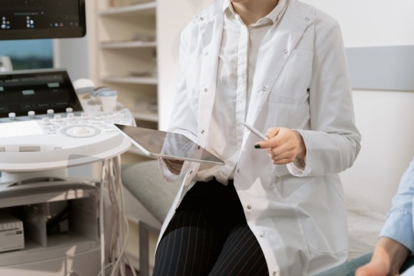 Problems with democracy in Canada: federal democracy has a concerning medical history